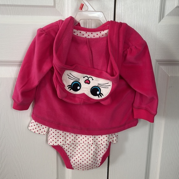 Matching set with kitty hood - Picture 2 of 2